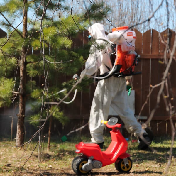 Обработка участка от клещей в Челябинске?